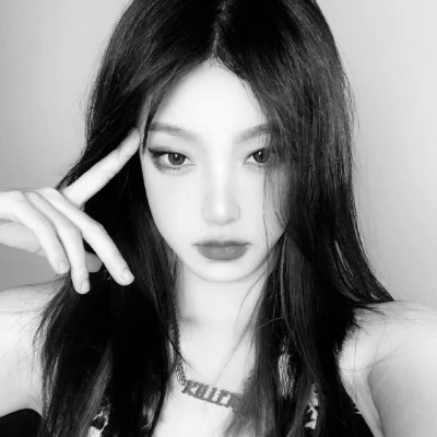 黑白美女头像时尚