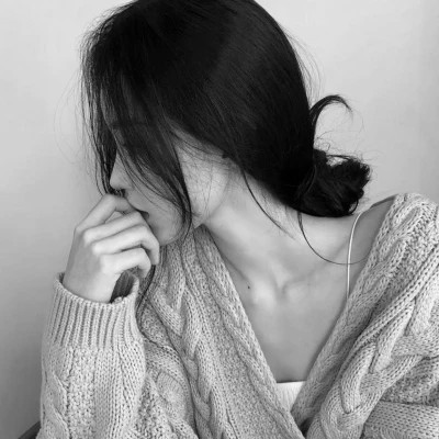 黑白美女头像时尚