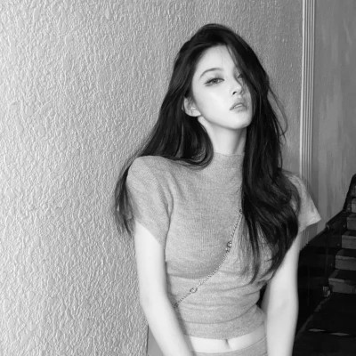 黑白美女头像时尚