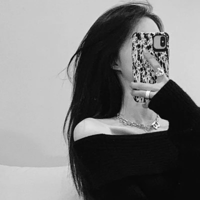 黑白美女头像时尚