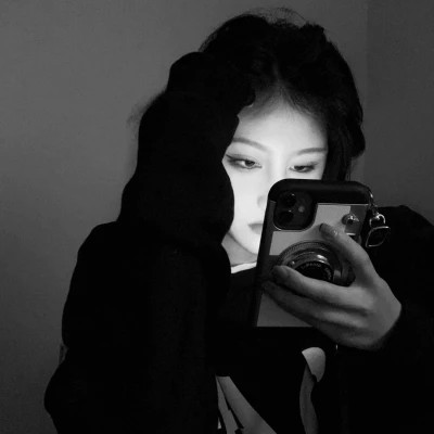 黑白美女头像时尚