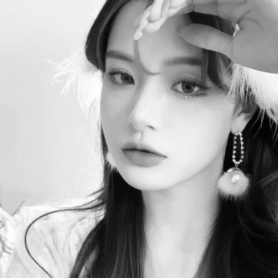 黑白美女头像时尚