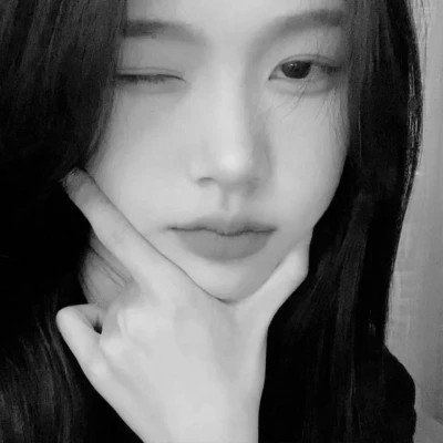 黑白美女头像时尚