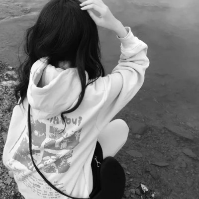 黑白美女头像时尚