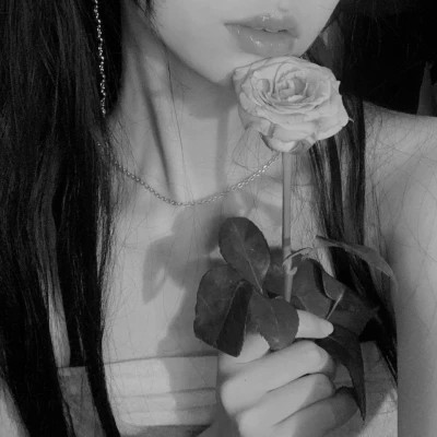 黑白美女头像时尚