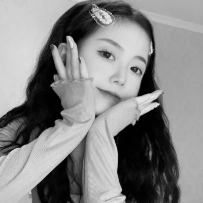 黑白美女头像时尚