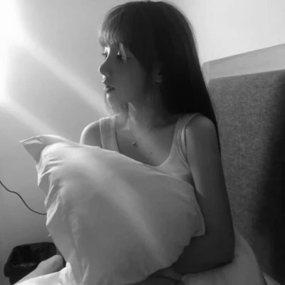 黑白美女头像时尚