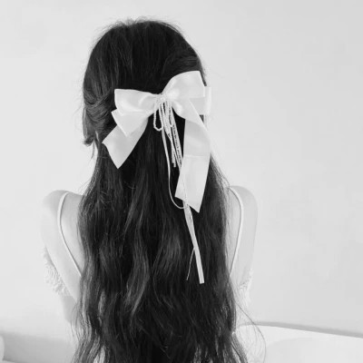 黑白高级感图片头像女