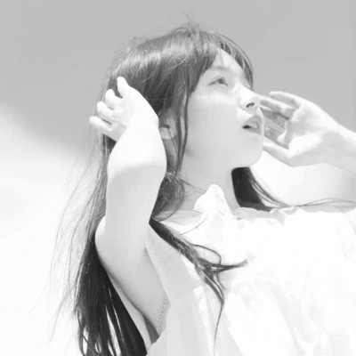 黑白高级感图片头像女