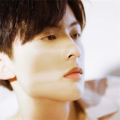 头像男深沉成熟