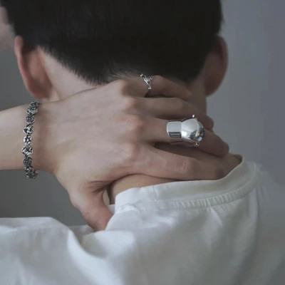 头像男深沉成熟