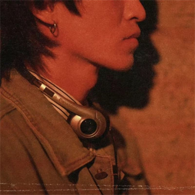 头像男深沉成熟