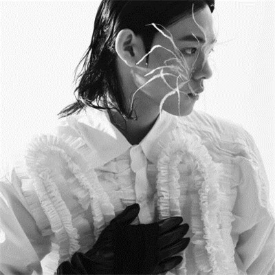 头像男深沉成熟