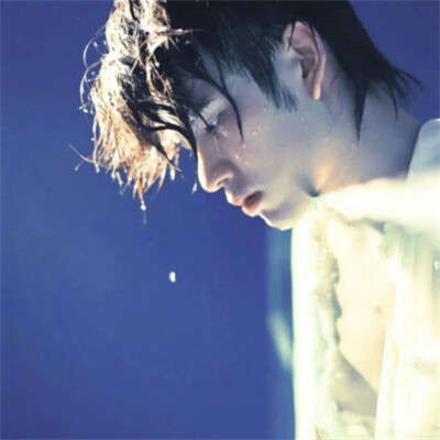 头像男深沉成熟