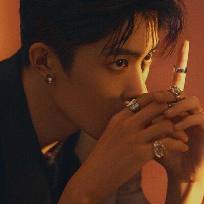 头像男深沉成熟