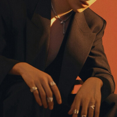 头像男深沉成熟