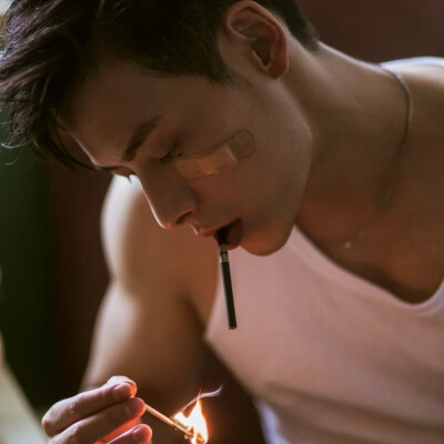 头像男深沉成熟