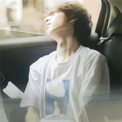 头像男深沉成熟