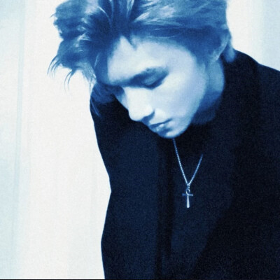 头像男深沉成熟