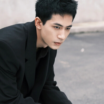 头像男深沉成熟