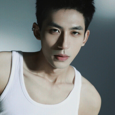 头像男深沉成熟