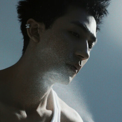 头像男深沉成熟