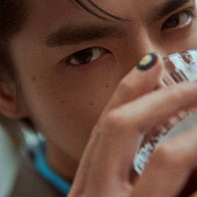 男生头像低调沉稳