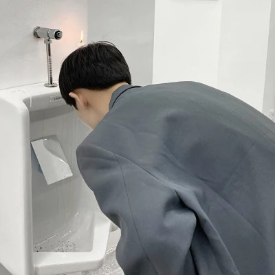男生头像低调沉稳