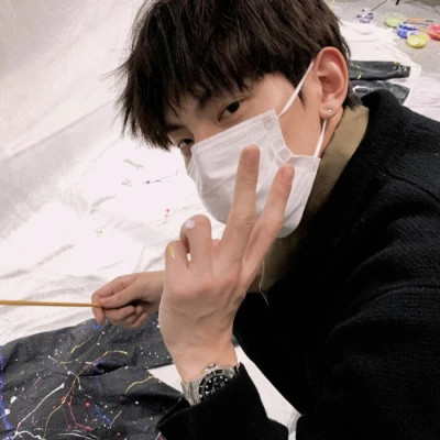 男生头像低调沉稳