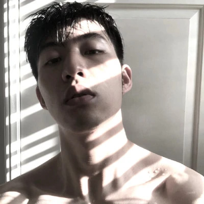 男生头像低调沉稳