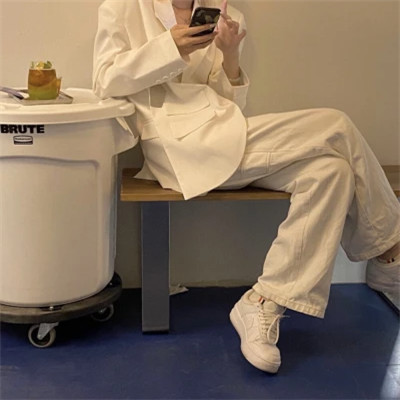 男生头像低调沉稳