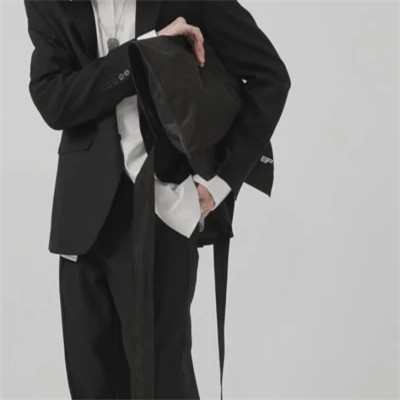 男生头像低调沉稳