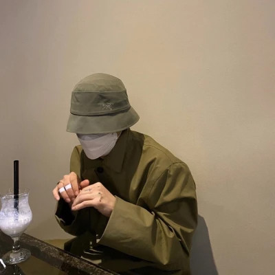 男生头像低调沉稳