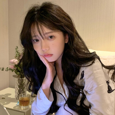 神仙女生头像高颜值真人