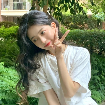 闺蜜头像单人清纯唯美