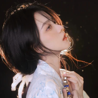闺蜜头像单人清纯唯美