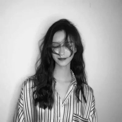 头像女生黑白真人高级干净