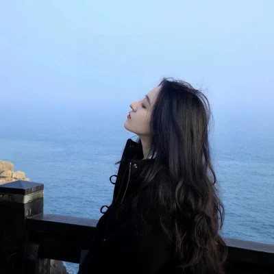 2025最火女生头像侧脸高级图片