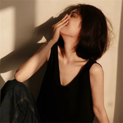 2025最火女生头像侧脸高级图片