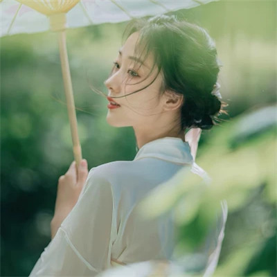 2025最火女生头像侧脸高级图片