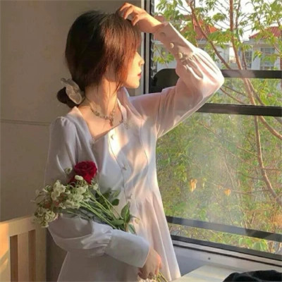2025最火女生头像侧脸高级图片