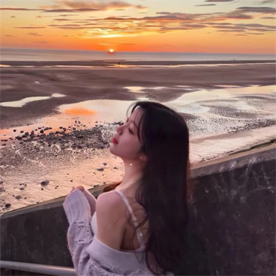 2025最火女生头像侧脸高级图片