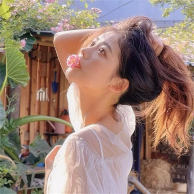 2025最火女生头像侧脸高级图片
