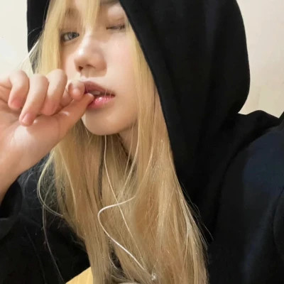 2025新款个性非主流女生头像图片
