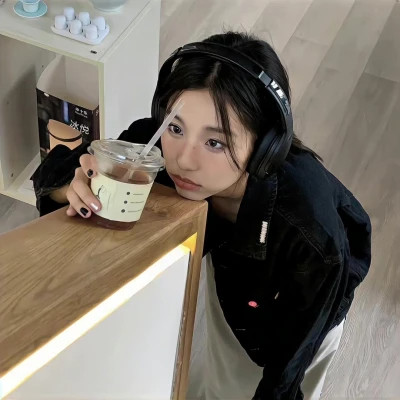 2025新款个性非主流女生头像图片