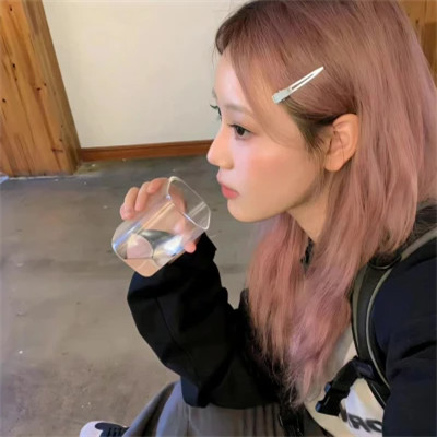 2025新款个性非主流女生头像图片