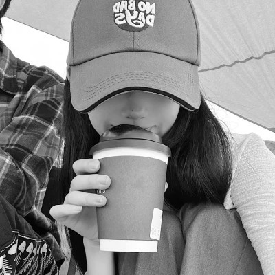 qq个性头像女黑白高清