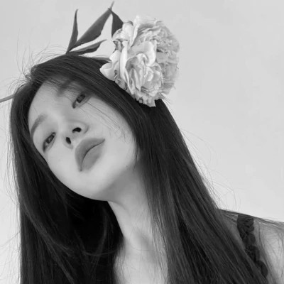 qq个性头像女黑白高清