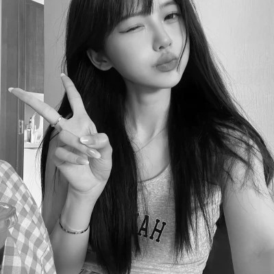 qq个性头像女黑白高清