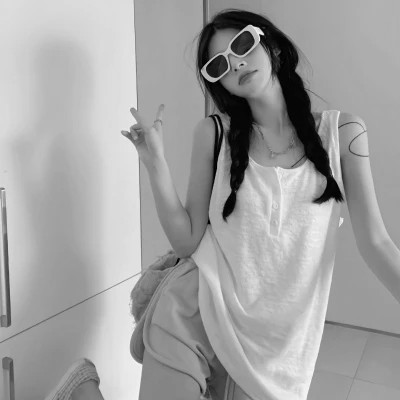 qq个性头像女黑白高清